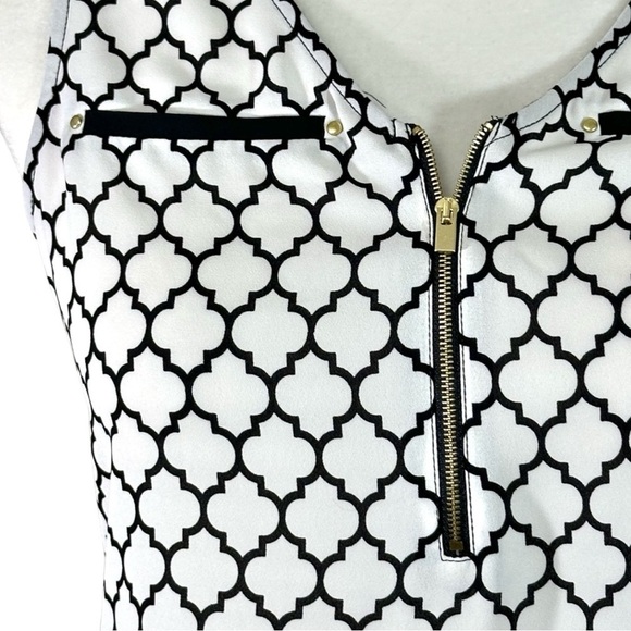 🌸Express- Black/White Patterned Dressy Tank Top- Size S - Picture 2 of 8